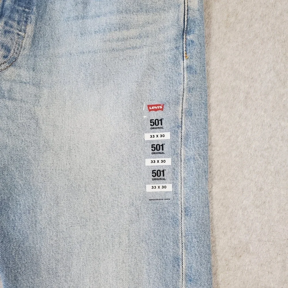 Levis 501 Original Fit Mens Jeans Light Wash Straight Leg Denim 33x30 NEW